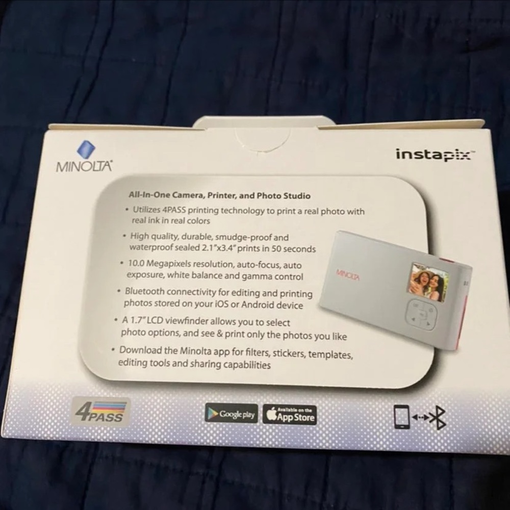 New Minolta Instant Camera - Picture 3 of 5